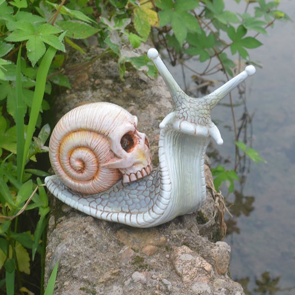 🎃 Snail Skull Sculpture Gothic Decoration