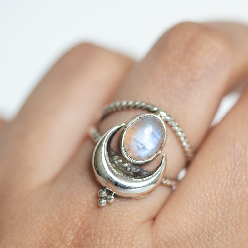 🔥Oval Rainbow Moonstone Moon Phase   Ring