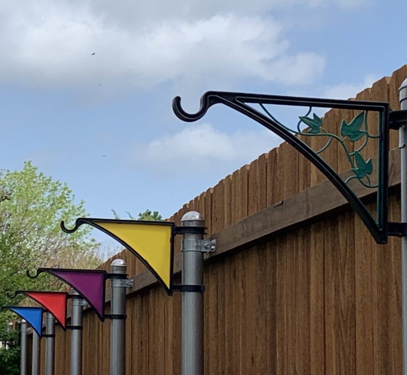 🔥Hangs Fence Post Hanger