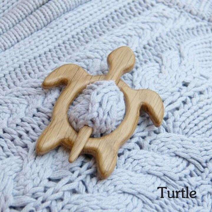 ⛄❄️Handmade Wooden Brooch Pin🌲Hand-made In Oak