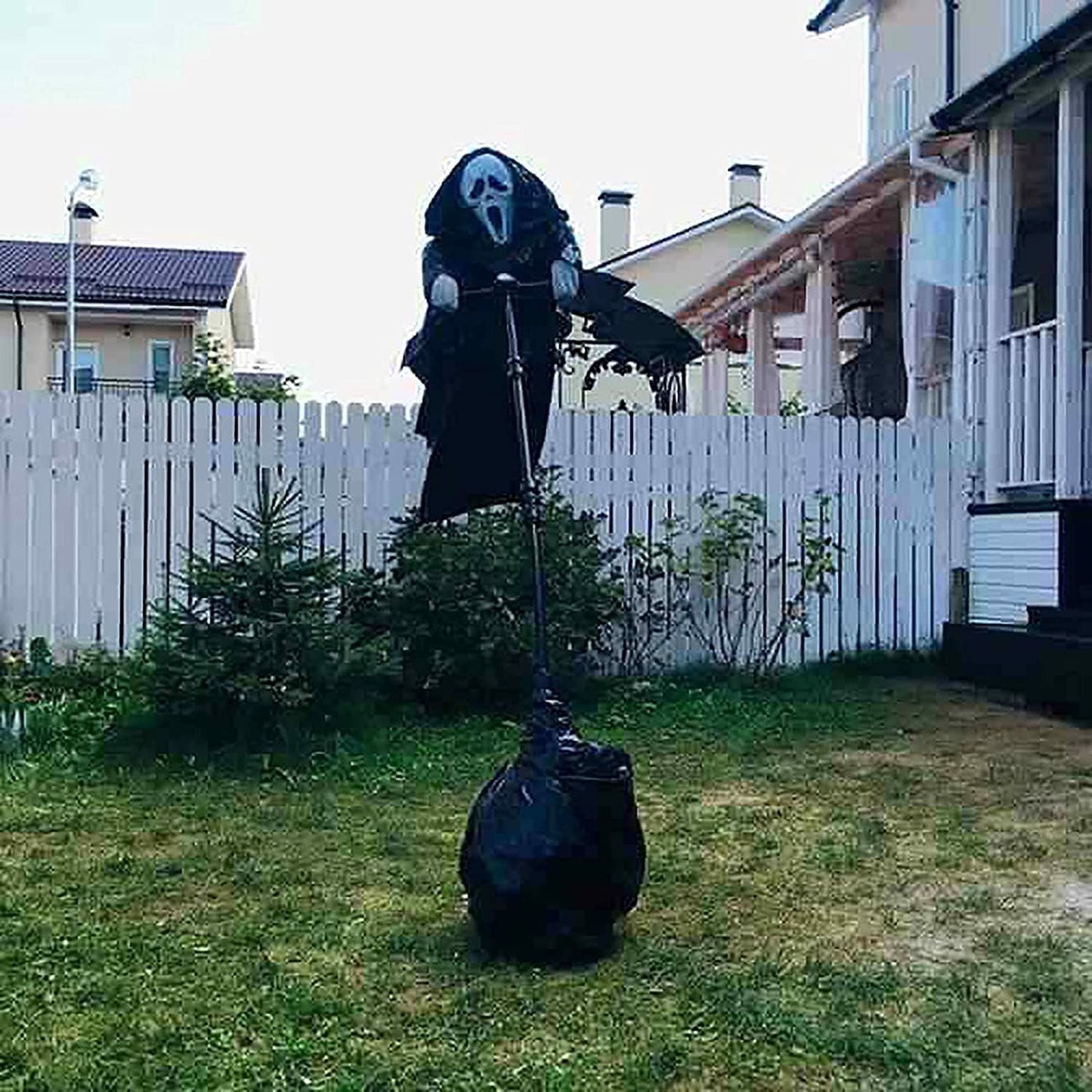 Halloween Ghostface Scarecrow