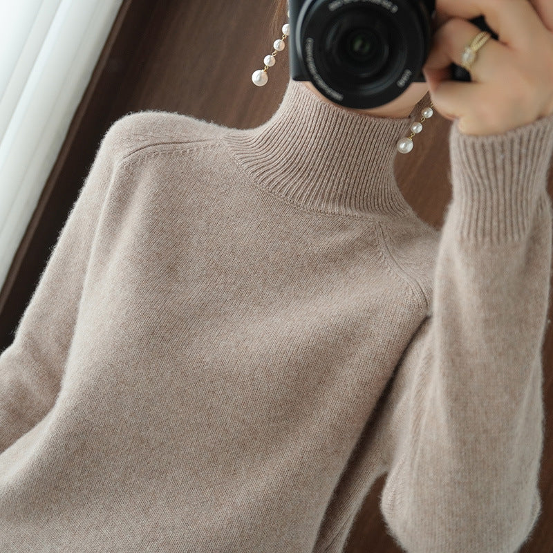 Solid turtleneck cashmere knit sweater