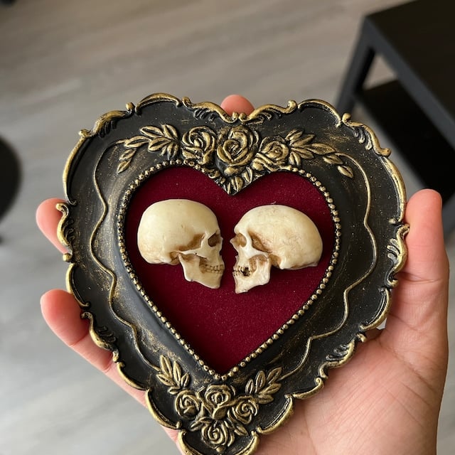 💗True love is forever - framed miniature realistic human skulls - Til death do us part