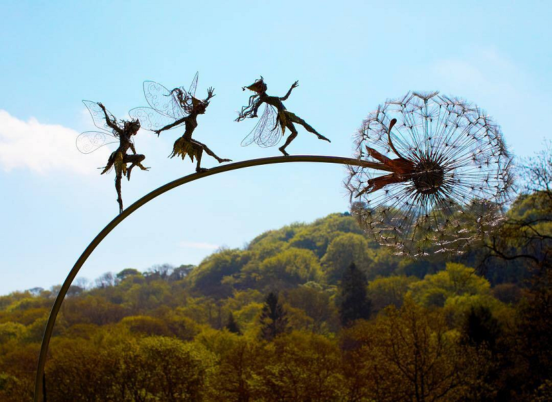 Perfect Wonderland Garden Decoration -The naughty Spirits Are Dancing