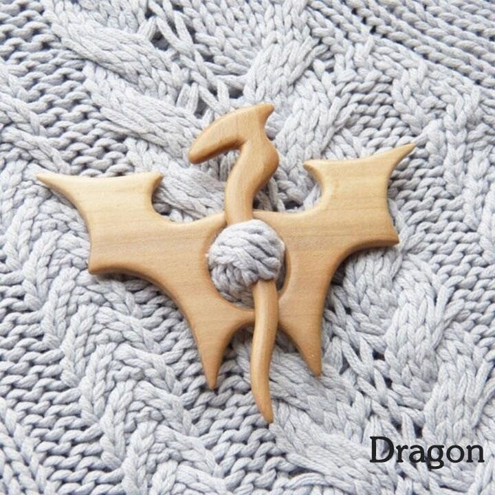 ⛄❄️Handmade Wooden Brooch Pin🌲Hand-made In Oak