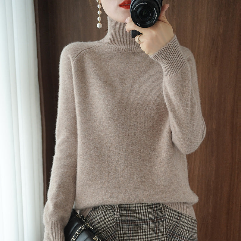 Solid turtleneck cashmere knit sweater